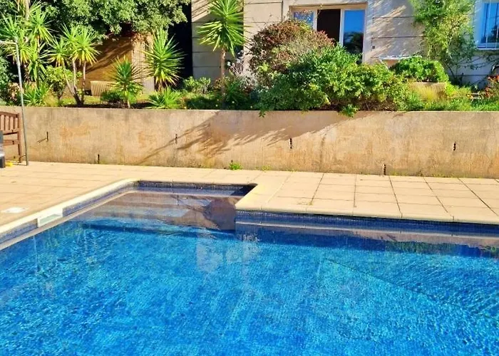 Apartman Agreable 2 Pieces Dans Avec Piscine