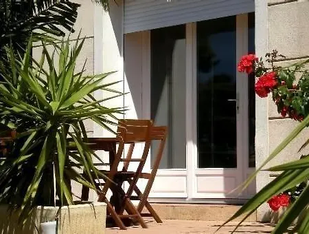 2 Pièces Dans Avec Piscine *