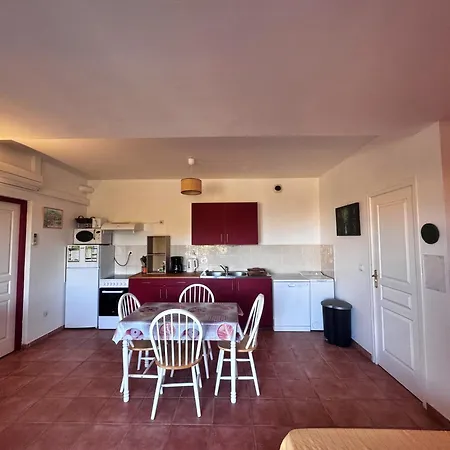 Appartamento 2 Pièces Dans Avec Piscine Calvi (Corsica)