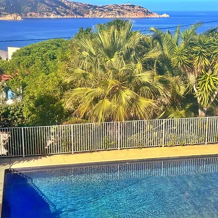 Appartement Agreable 2 Pieces Dans Avec Piscine *