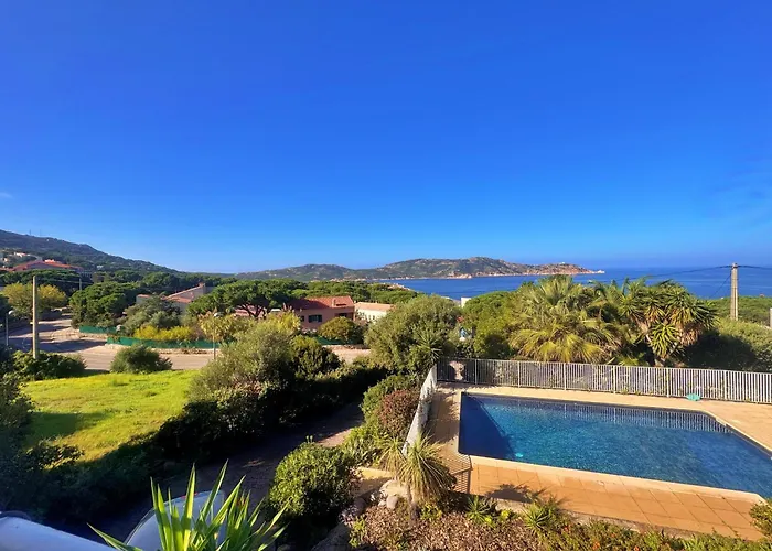 Agreable 2 Pieces Dans Avec Piscine *